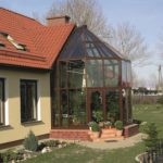 Пристроенный зимний сад в виде эркера